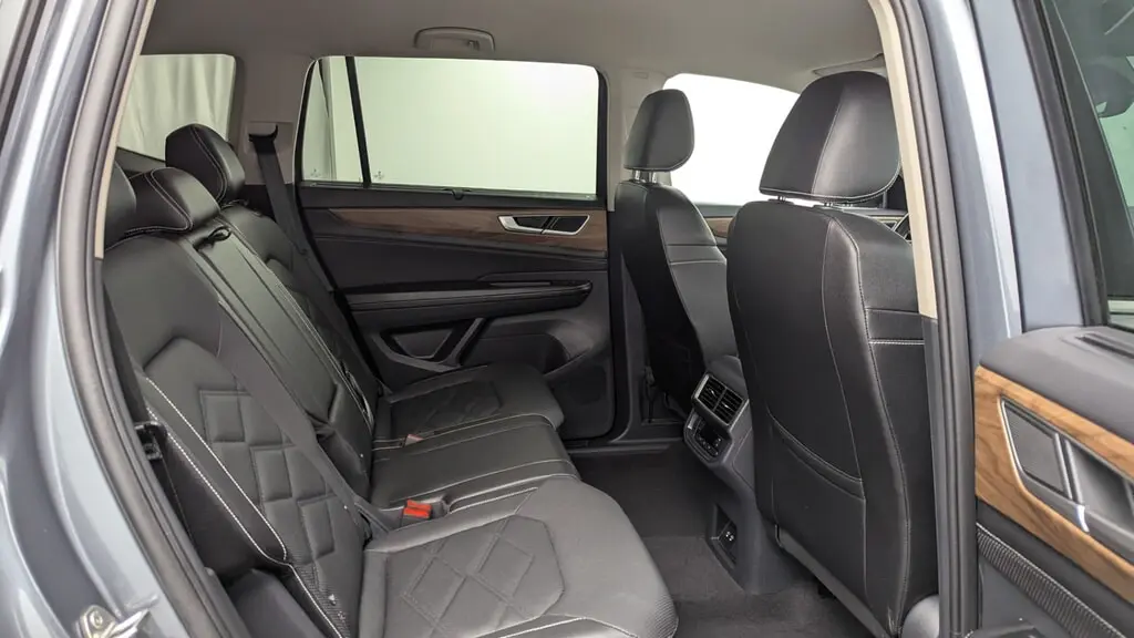 2025 VOLKSWAGEN ATLAS 2.0T SE W/TECHNOLOGY photo 18