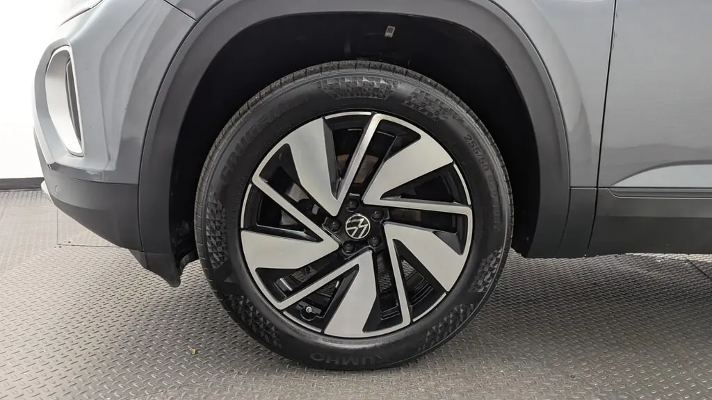 2025 VOLKSWAGEN ATLAS 2.0T SE W/TECHNOLOGY photo 28