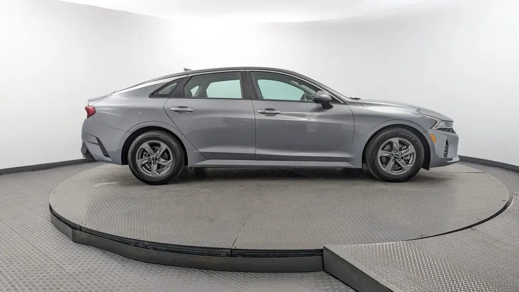 2022 KIA K5 LXS photo 8