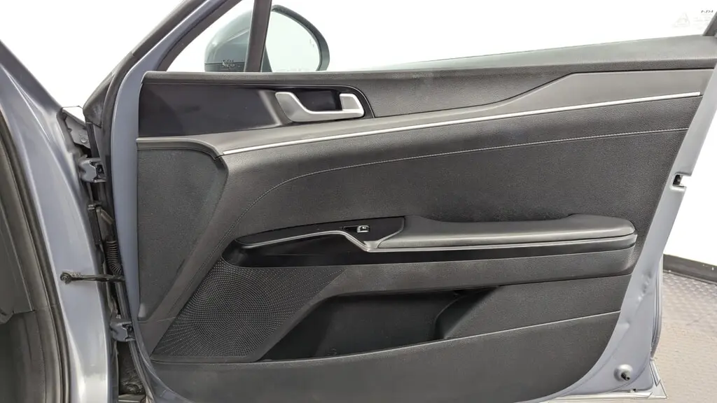 2022 KIA K5 LXS photo 22