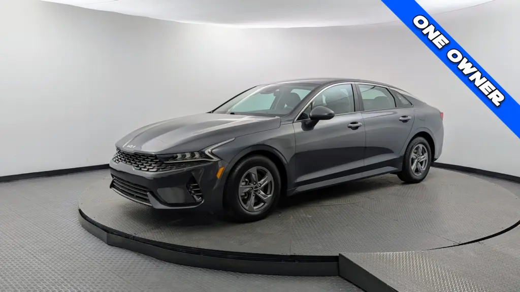 2023 KIA K5 LXS photo 1