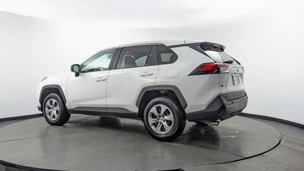 2025 TOYOTA RAV4 LE photo 5
