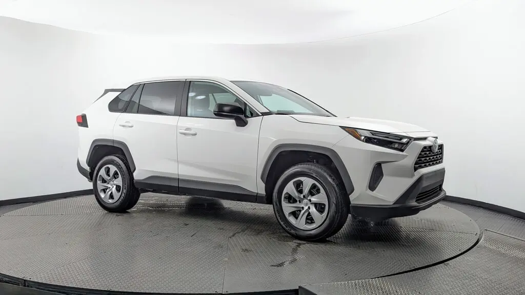 2025 TOYOTA RAV4 LE photo 10