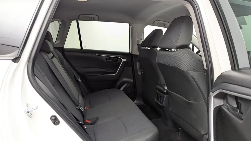 2025 TOYOTA RAV4 LE photo 17