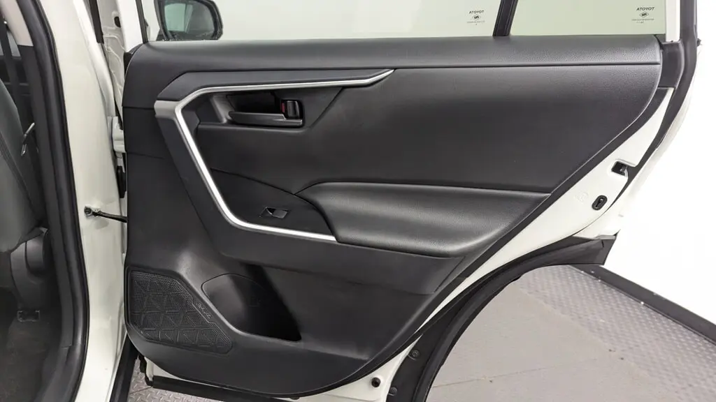 2025 TOYOTA RAV4 LE photo 18