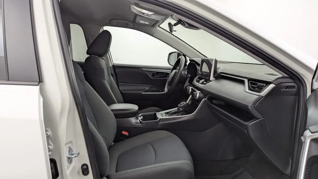 2025 TOYOTA RAV4 LE photo 20