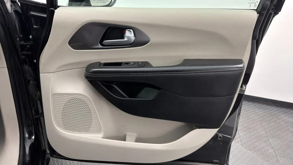 Florida Fine Cars - Used CHRYSLER PACIFICA 2024 WEST PALM TOURING L