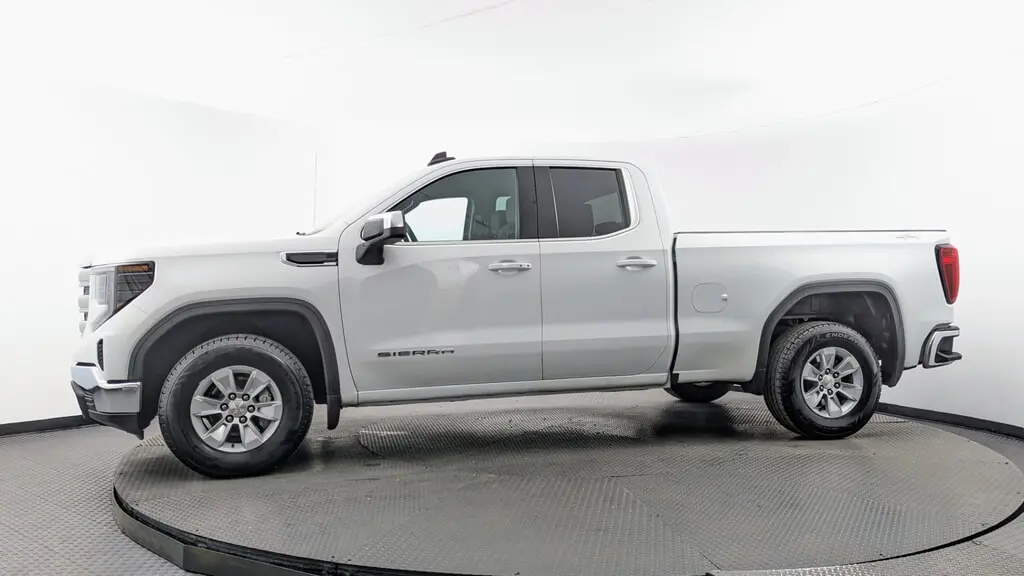 2022 GMC SIERRA 1500 SLE photo 2