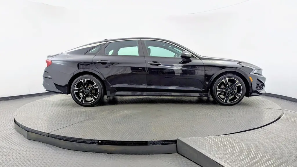 2021 KIA K5 GT-LINE photo 8