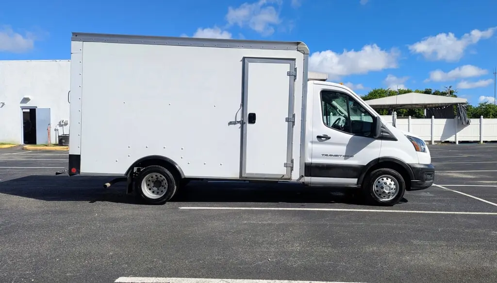 Florida Fine Cars - Used FORD TRANSIT CUTAWAY 2023 MIAMI
