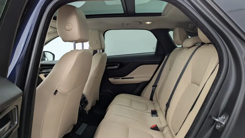 2020 JAGUAR F-PACE 25T PREMIUM photo 16