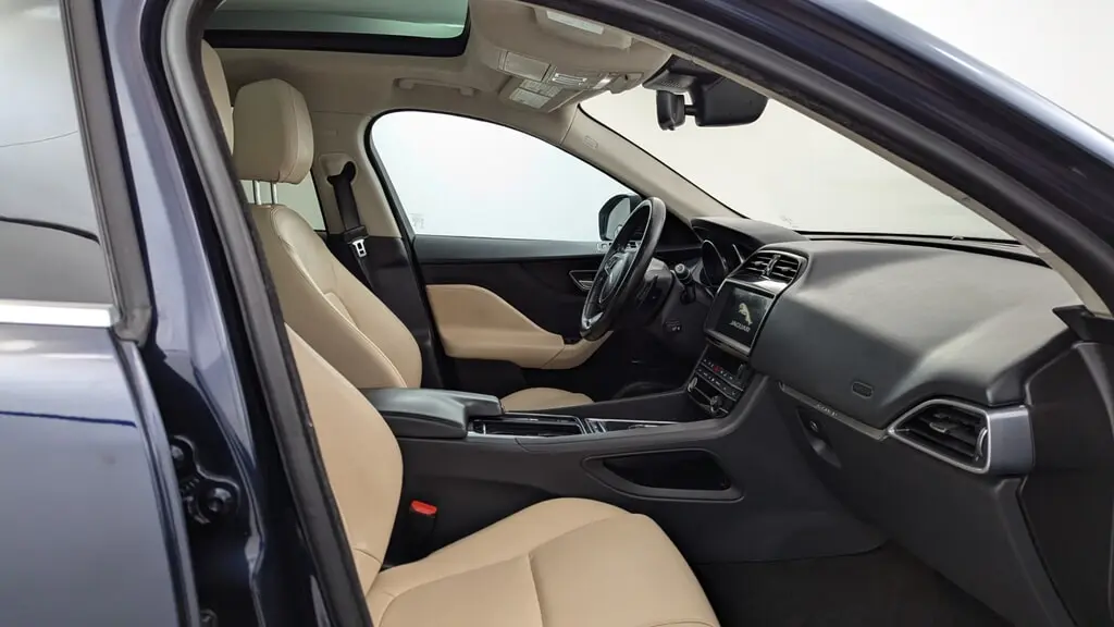 2020 JAGUAR F-PACE 25T PREMIUM photo 20