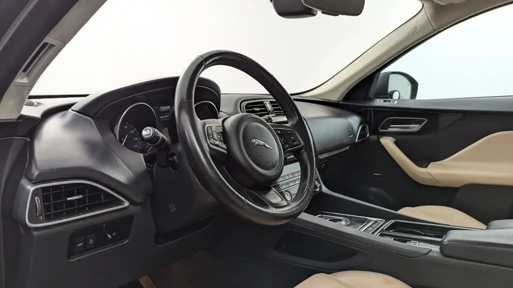 2020 JAGUAR F-PACE 25T PREMIUM photo 22