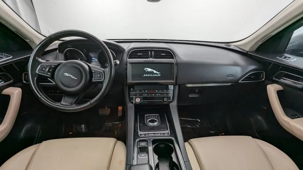 2020 JAGUAR F-PACE 25T PREMIUM photo 23
