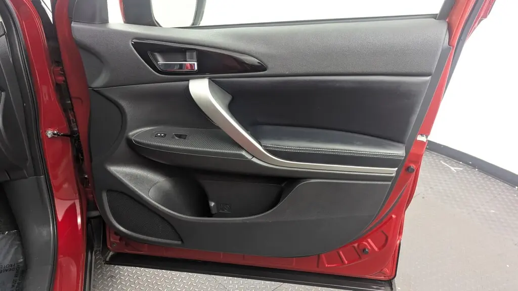 2025 MITSUBISHI ECLIPSE CROSS SE photo 22