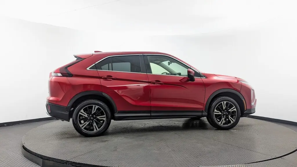 2025 MITSUBISHI ECLIPSE CROSS SE photo 8