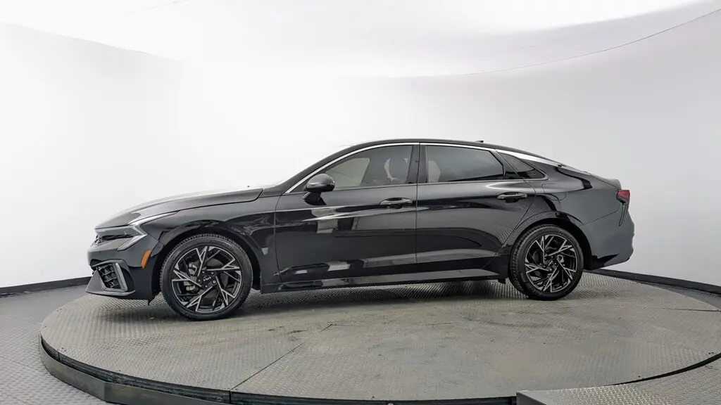 2025 KIA K5 GT-LINE photo 2