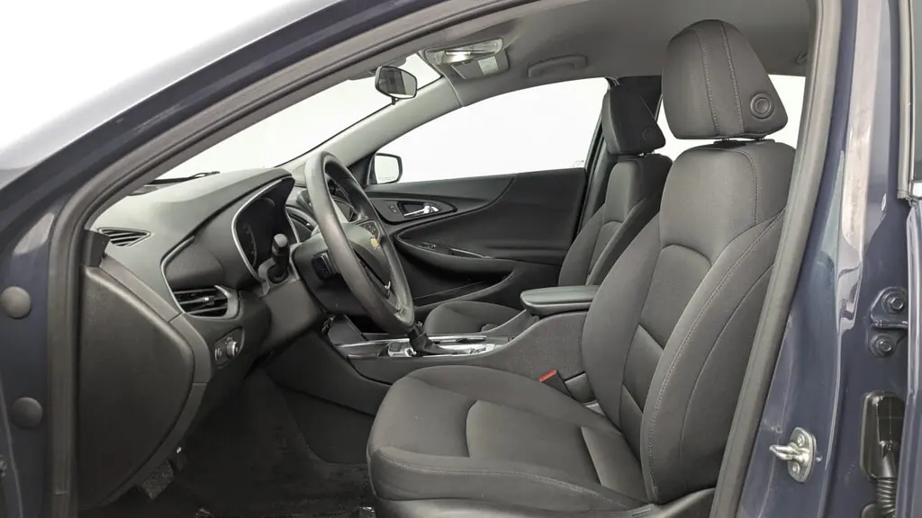 2025 CHEVROLET MALIBU LT photo 13