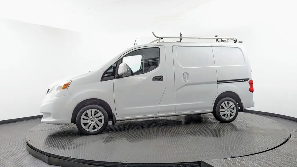 2015 NISSAN NV200 SV photo 2