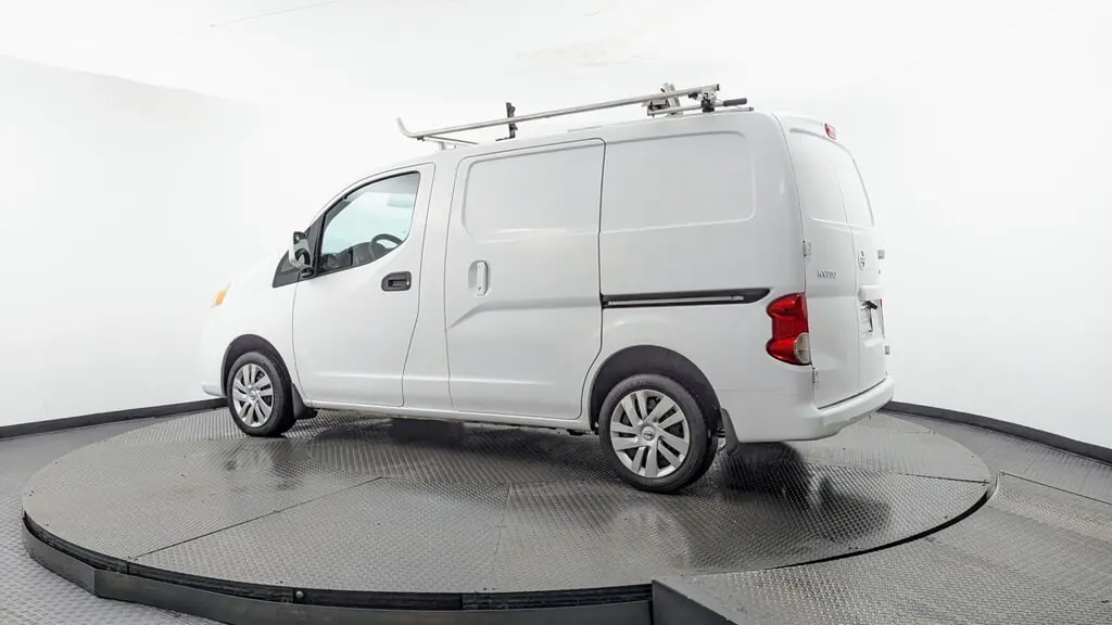2015 NISSAN NV200 SV photo 5