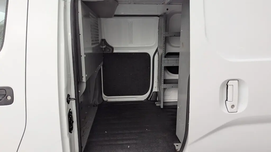 2015 NISSAN NV200 SV photo 15