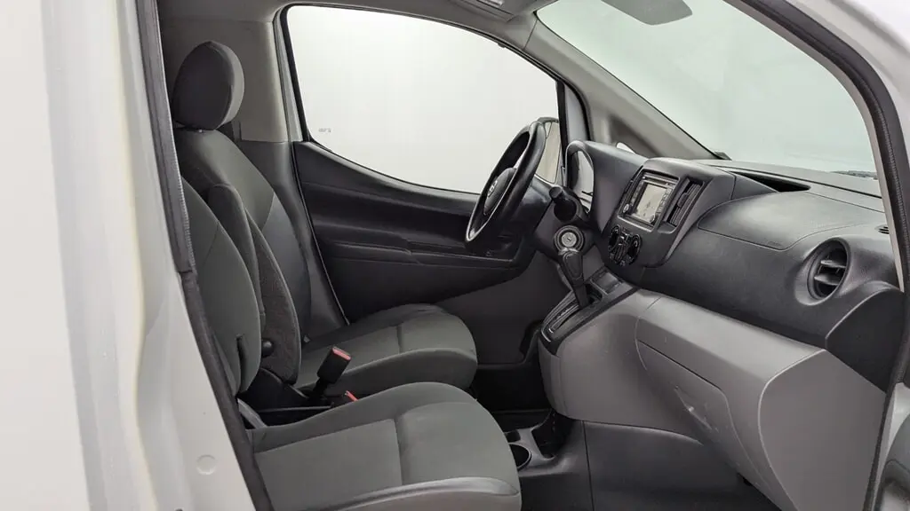 2015 NISSAN NV200 SV photo 18