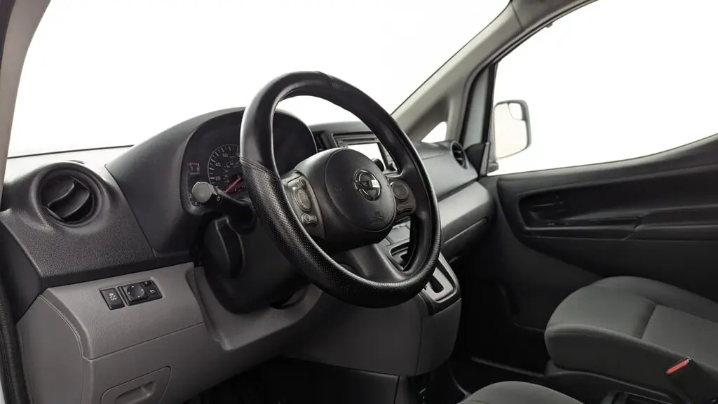 2015 NISSAN NV200 SV photo 21