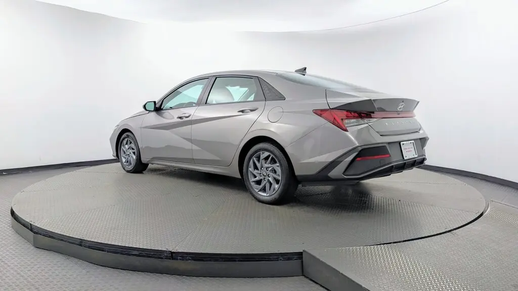 2025 HYUNDAI ELANTRA HYBRID BLUE photo 5