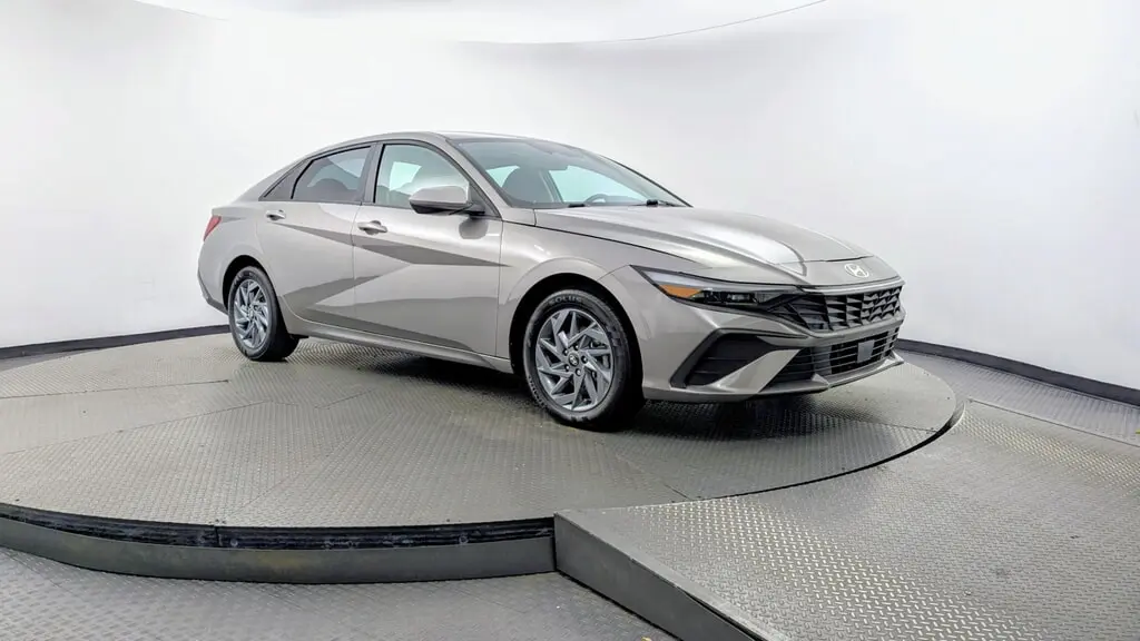 2025 HYUNDAI ELANTRA HYBRID BLUE photo 10