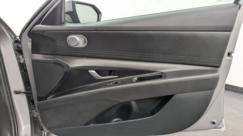2025 HYUNDAI ELANTRA HYBRID BLUE photo 21