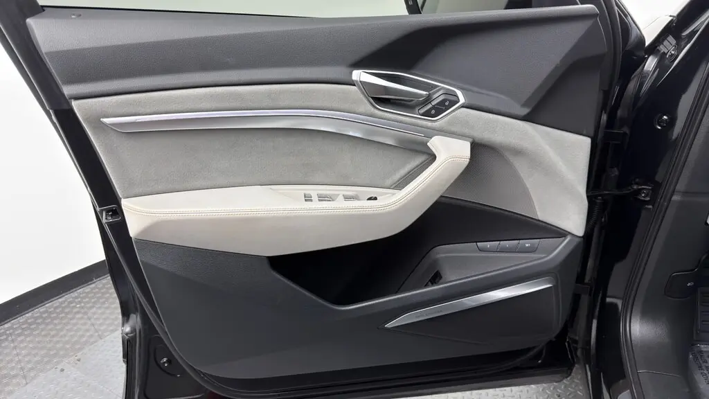 Florida Fine Cars - Used AUDI Q8 E-TRON 2024 WEST PALM PRESTIGE