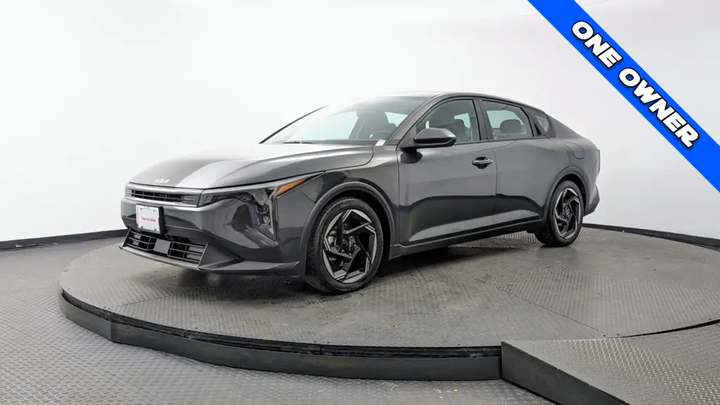 2025 KIA K4 EX photo 1