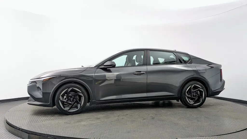 2025 KIA K4 EX photo 2