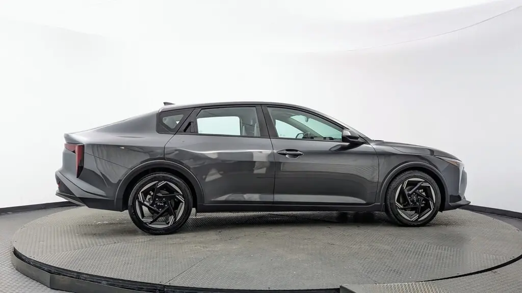 2025 KIA K4 EX photo 8