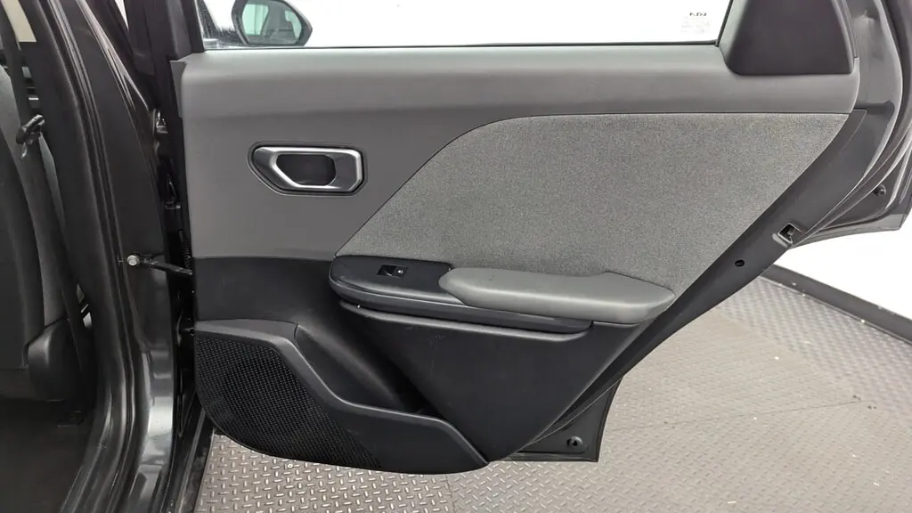 2025 KIA K4 EX photo 18