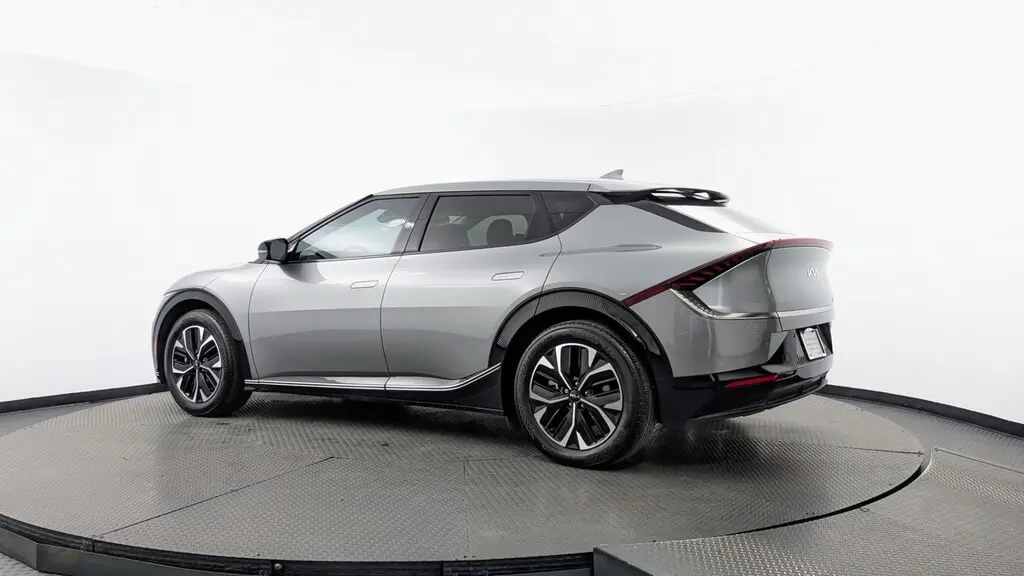 2023 KIA EV6 WIND photo 5