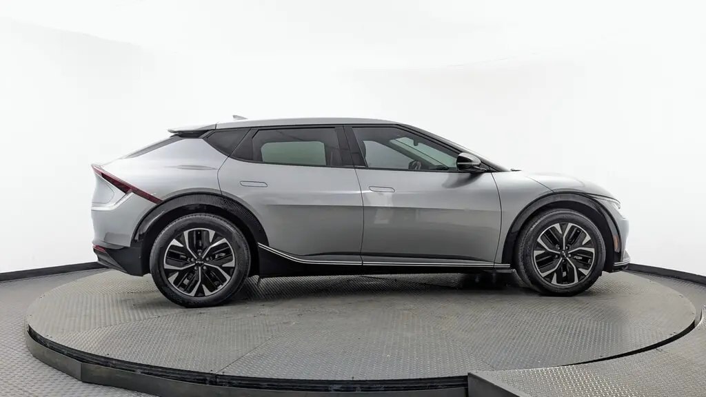 2023 KIA EV6 WIND photo 8