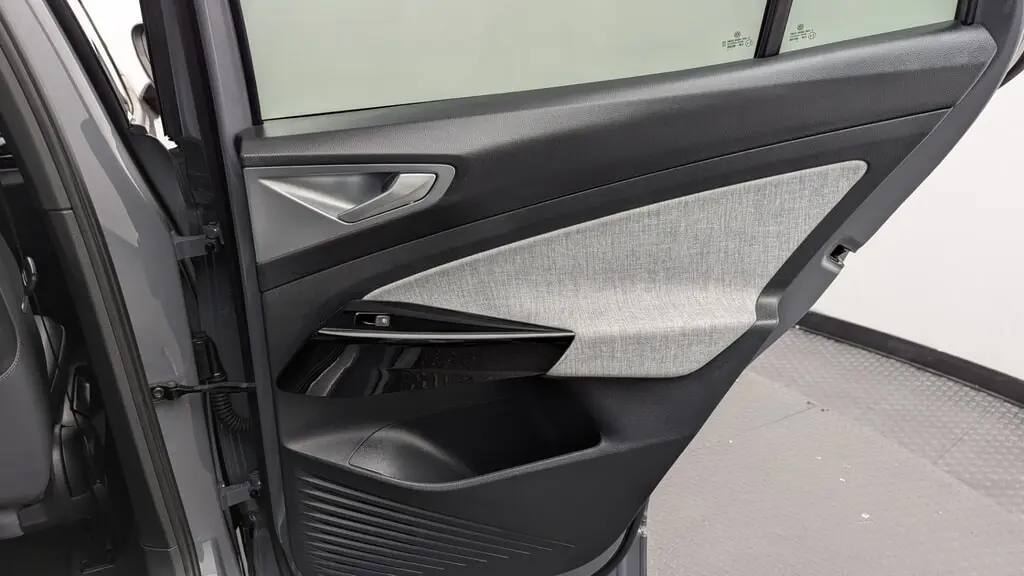 2023 VOLKSWAGEN ID.4 PRO photo 18