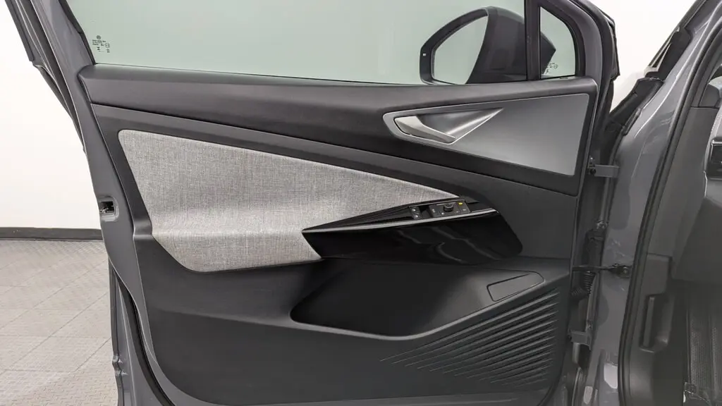 2023 VOLKSWAGEN ID.4 PRO photo 11