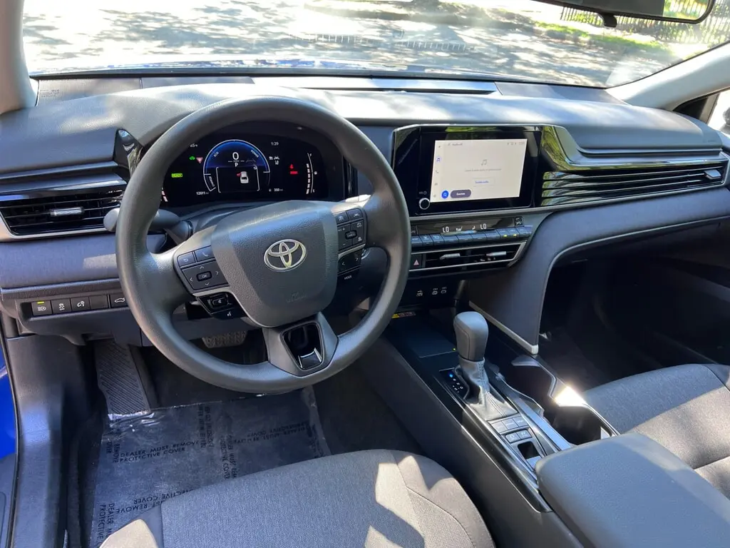 2026 TOYOTA CAMRY LE photo 11