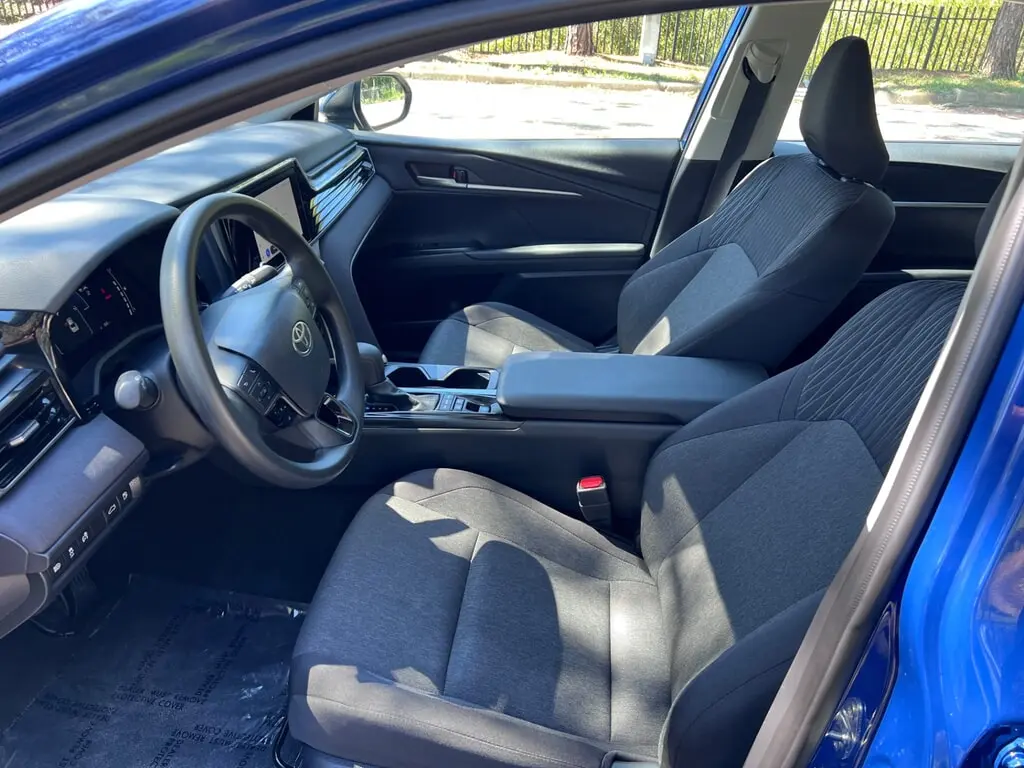 2026 TOYOTA CAMRY LE photo 10