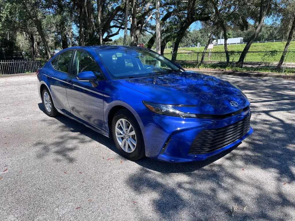 2026 TOYOTA CAMRY LE photo 3