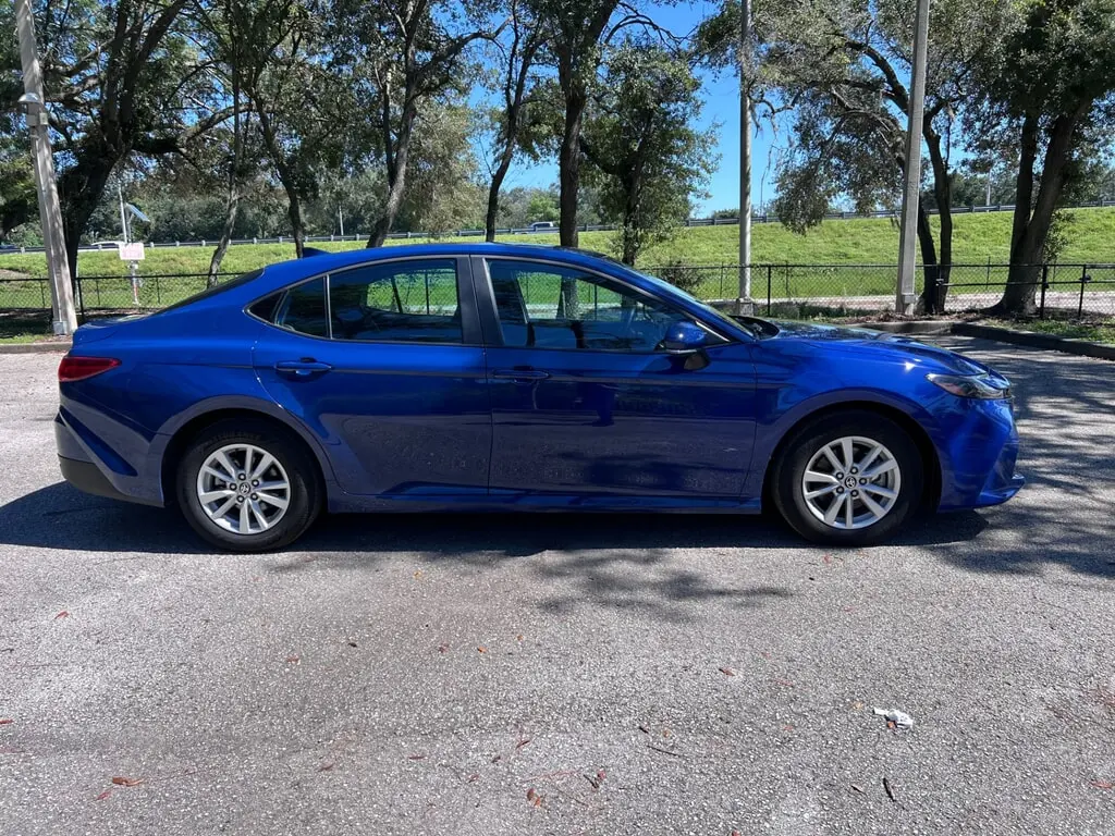 2026 TOYOTA CAMRY LE photo 4