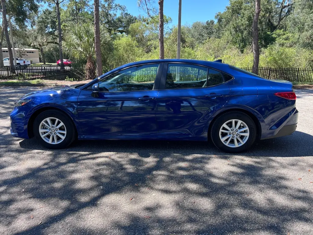 2026 TOYOTA CAMRY LE photo 8