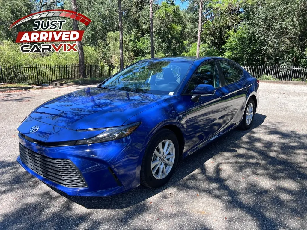 2026 TOYOTA CAMRY LE photo 1