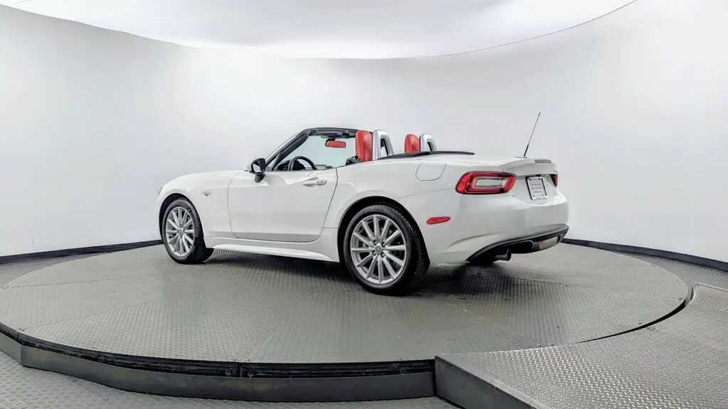 2018 FIAT 124 SPIDER LUSSO photo 5