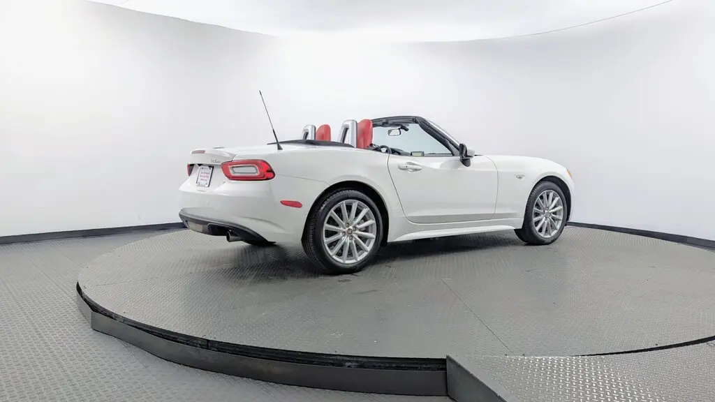 2018 FIAT 124 SPIDER LUSSO photo 7