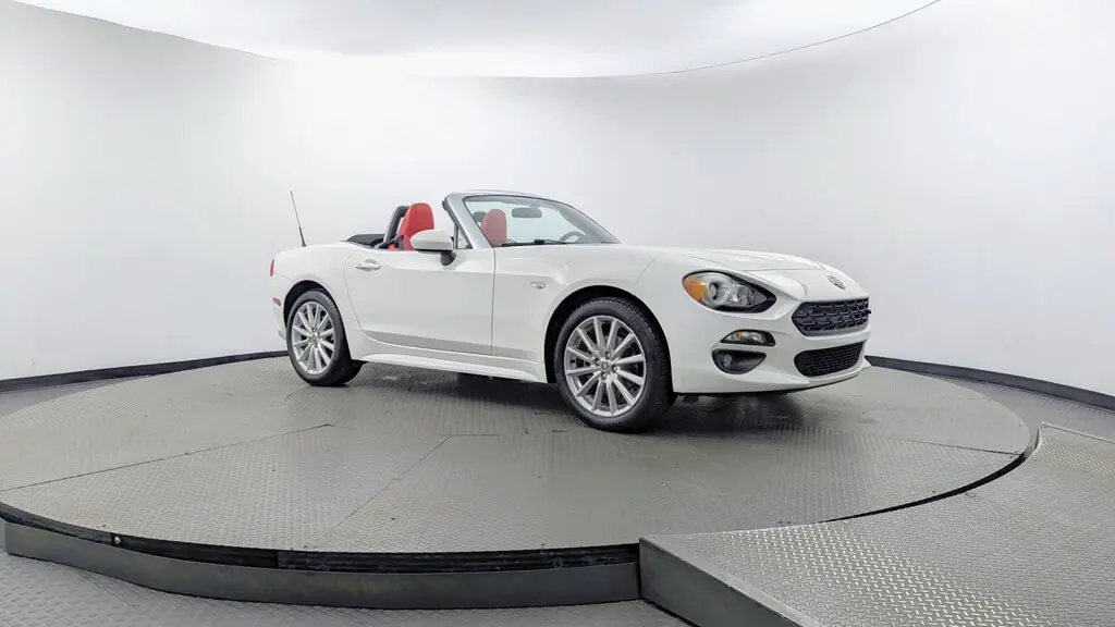 2018 FIAT 124 SPIDER LUSSO photo 10