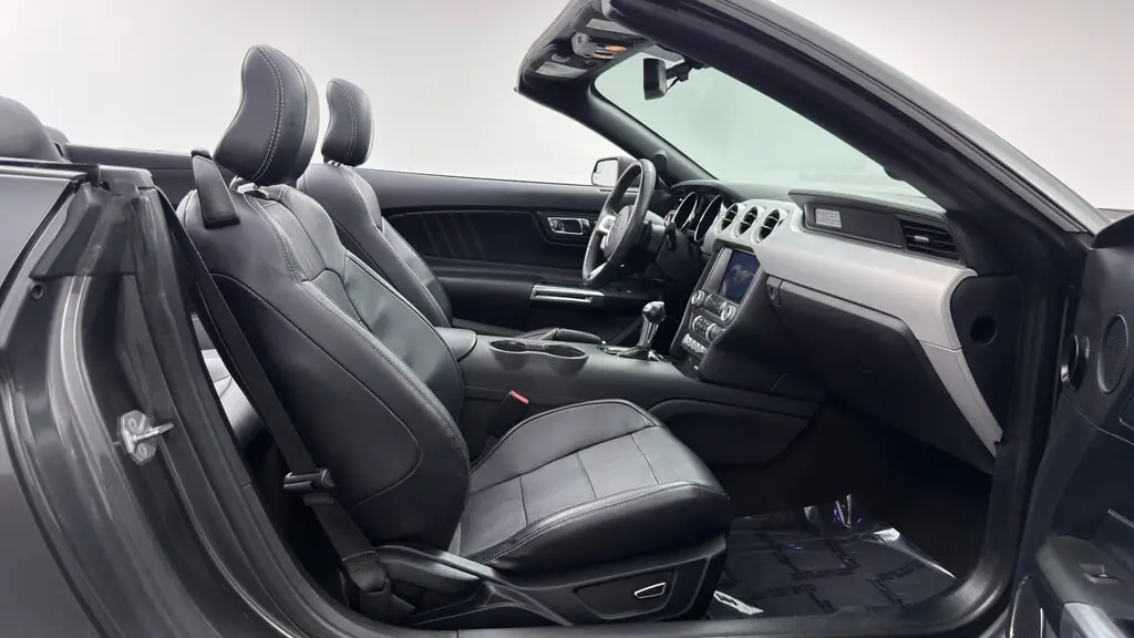 2017 FORD MUSTANG ECOBOOST PREMIUM photo 18