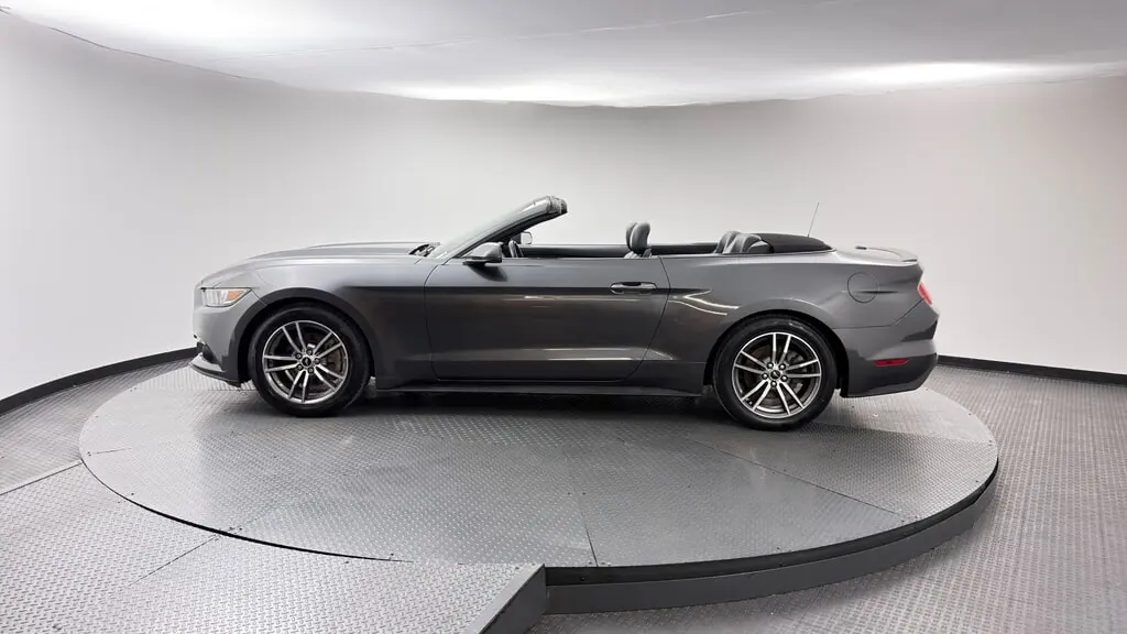2017 FORD MUSTANG ECOBOOST PREMIUM photo 2